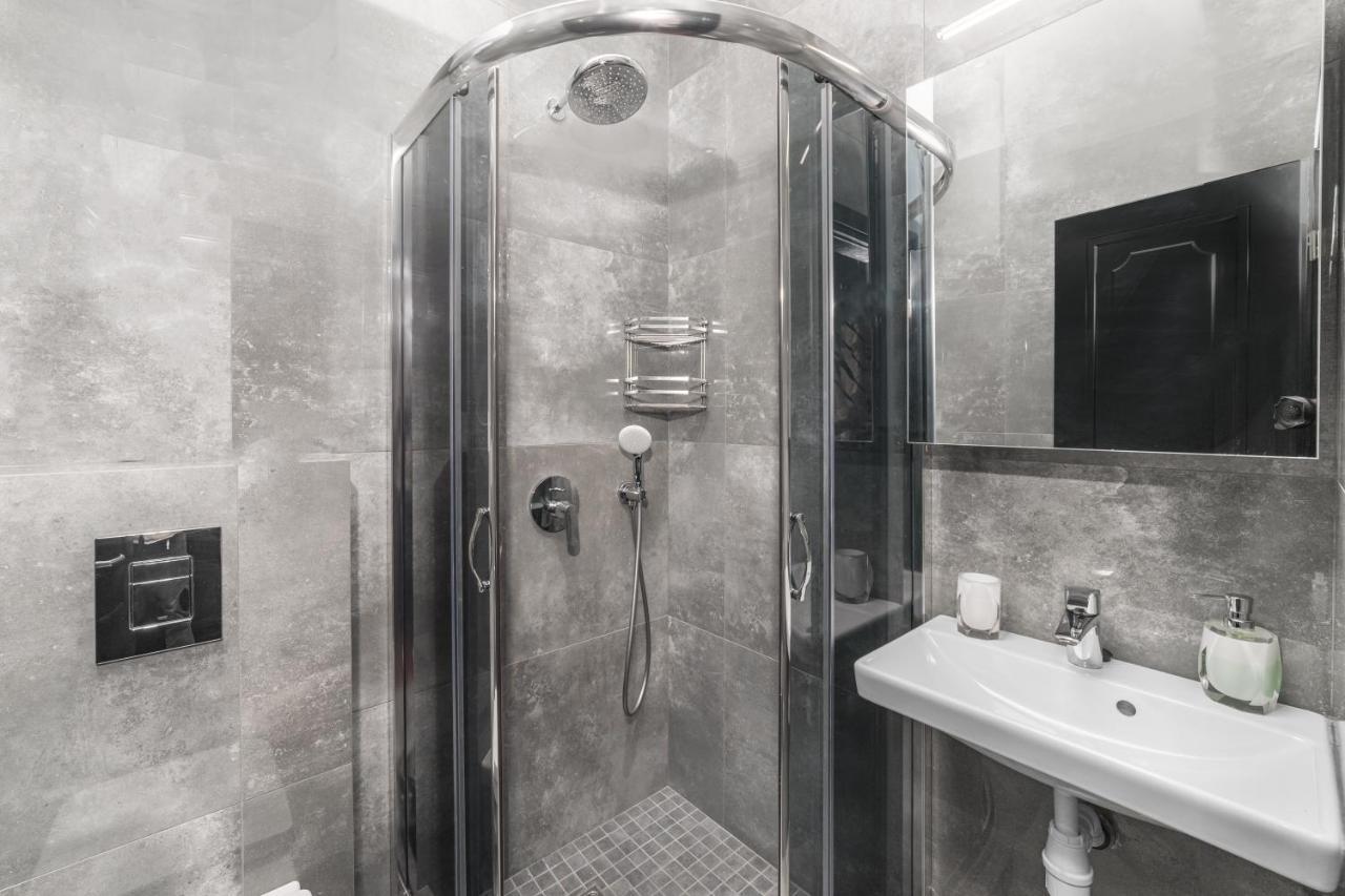 Apart Hotel D'Monica Odessa Ngoại thất bức ảnh